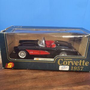 Sunnyside Superior 1957 Chevrolet Black / Red Corvette Model Car 1:24 DieCast